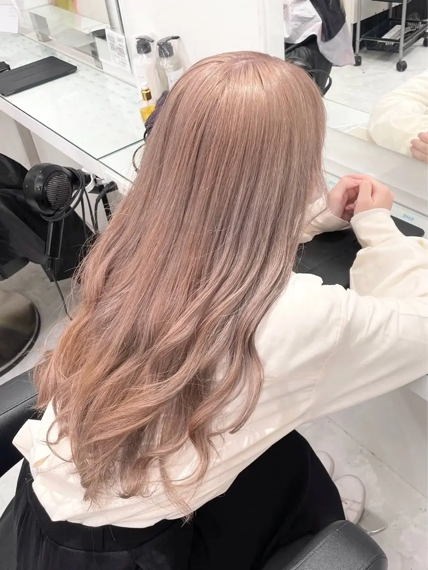 ロング カラー ヘアカラー トリートメント ヘッドスパ ハイトーン/ホワイト /ブルー/りくとのヘアスタイル