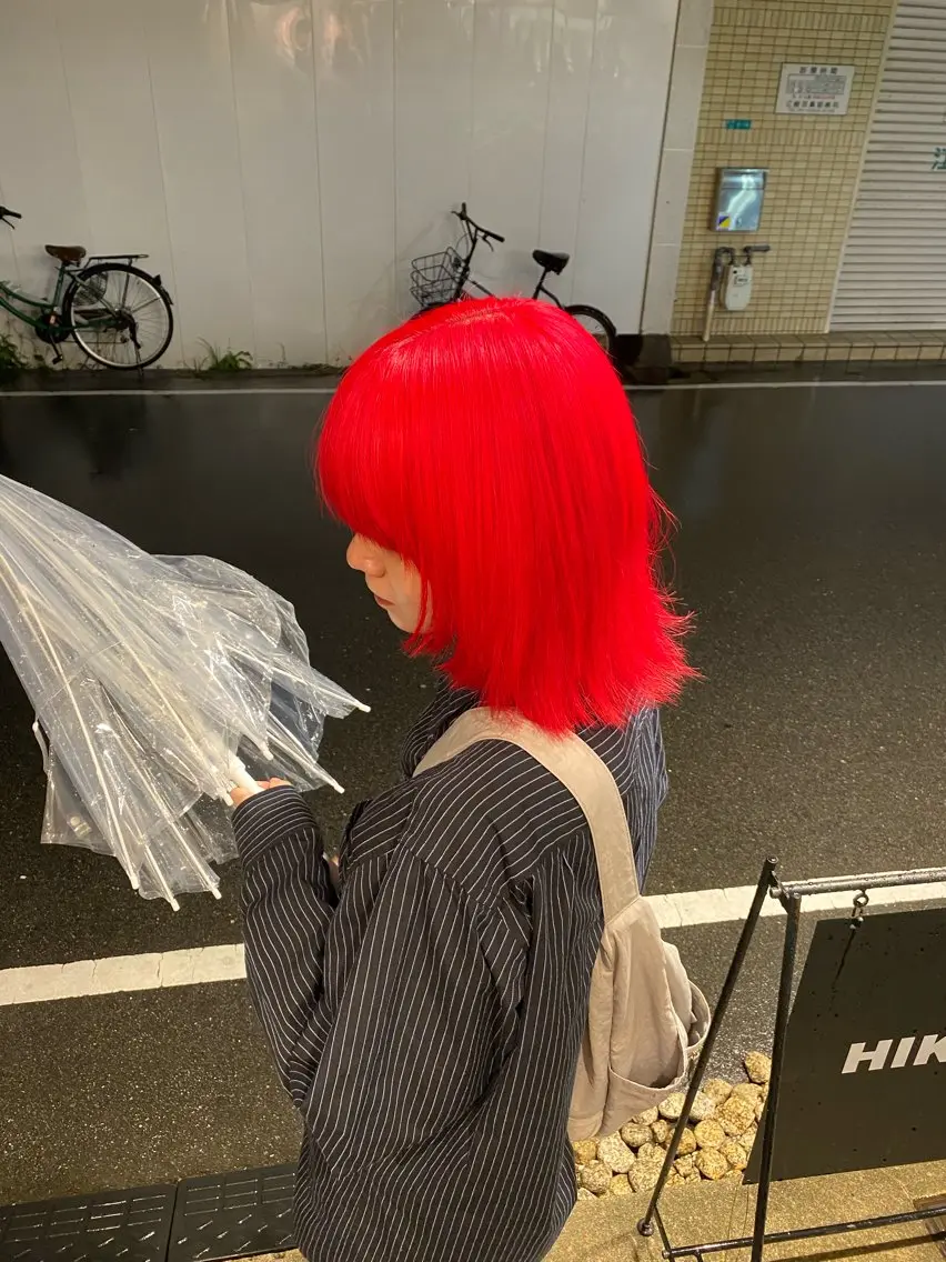 ミディアム カラー レッドカラー ボブ 外ハネヘア ウチダ ユウヤのヘアスタイル
