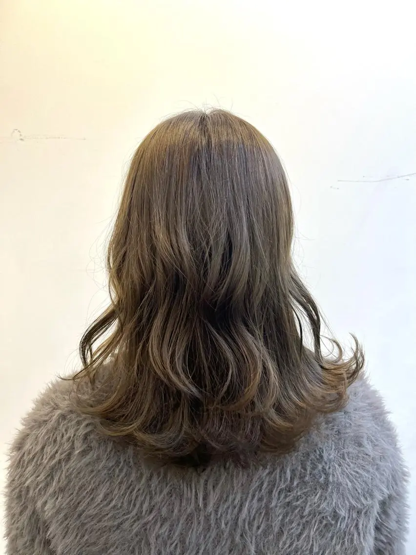 カット+透明感抜群アディクシーカラー+2stepトリートメント🌷の写真
