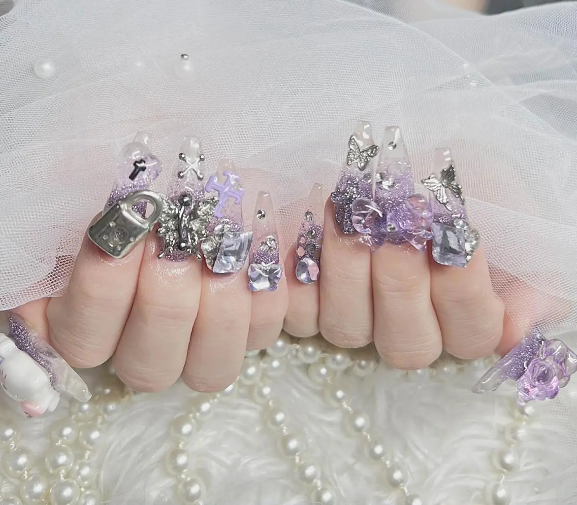 ネイル チークネイル フレンチネイル キラキラネイル 韓国ネイル マグネットネイル ハンドネイル H.baby Nail Salonのネイルデザイン