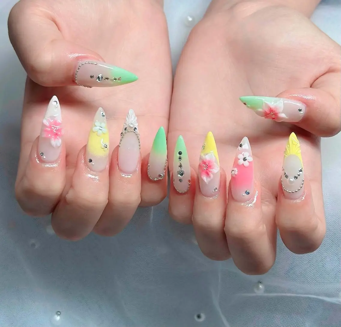 ネイル チークネイル フレンチネイル キラキラネイル 韓国ネイル マグネットネイル ハンドネイル Buruberii hbaby nailのネイルデザイン