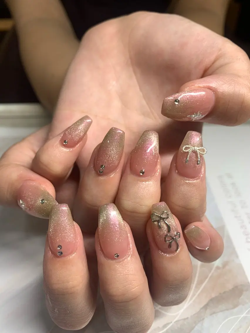 ネイル フレンチネイル ジェルネイル 韓国ネイル マグネットネイル マグネットフレンチ akina nailsのネイルデザイン