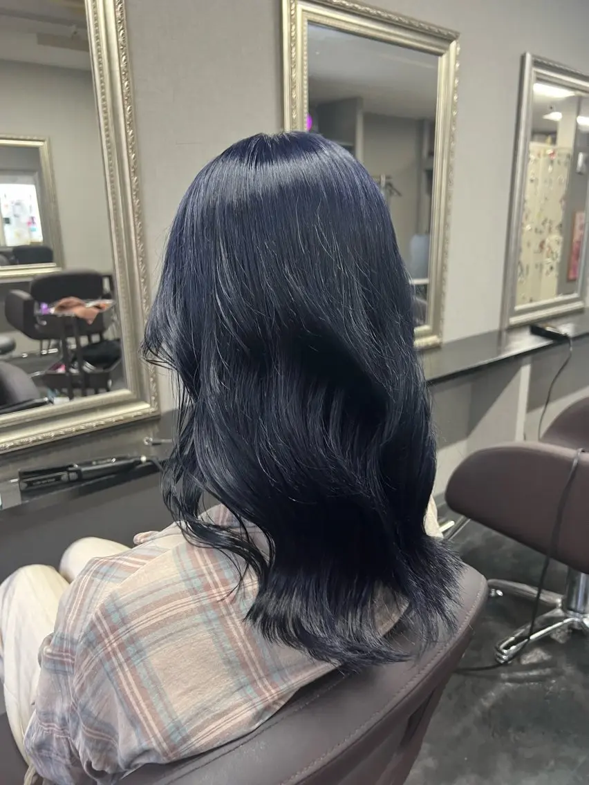 セミロング カラー ヘアカラー ハイトーンカラー 坂本 翼のヘアスタイル