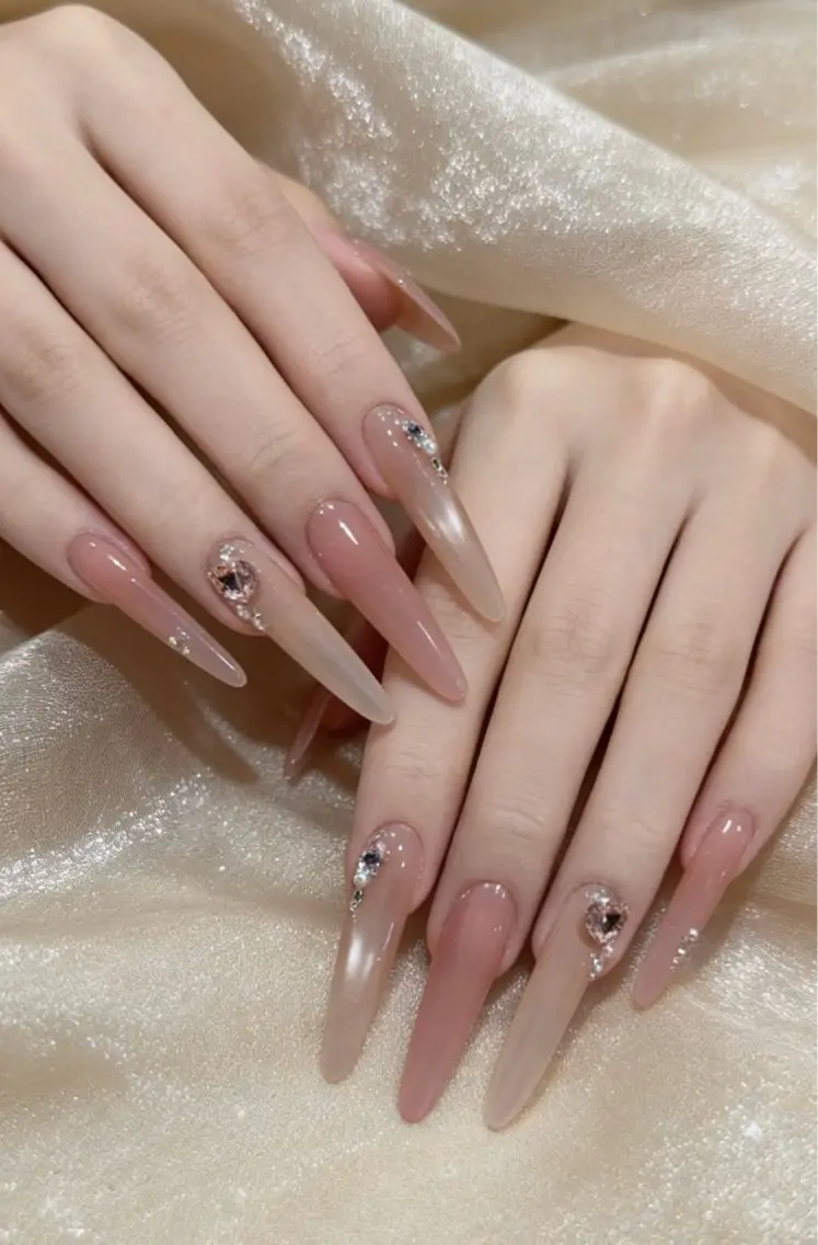 ネイル フレンチネイル ラメ(グリッター) ラメグラデーション マグネットネイル 持ち込み Unicorn Nail原宿表参道のネイルデザイン