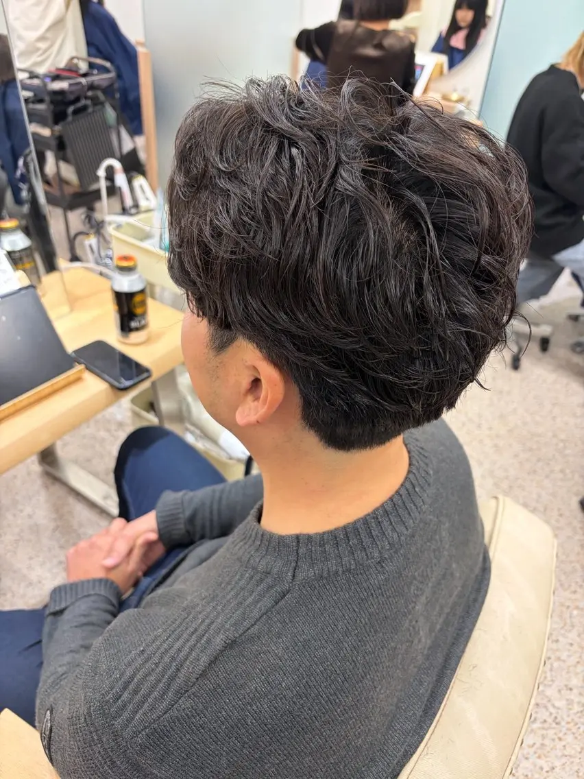【メンズカット+パーマ】動きをだしてセットしやすいヘアスタイルに𓂃 𓈒𓏸の写真