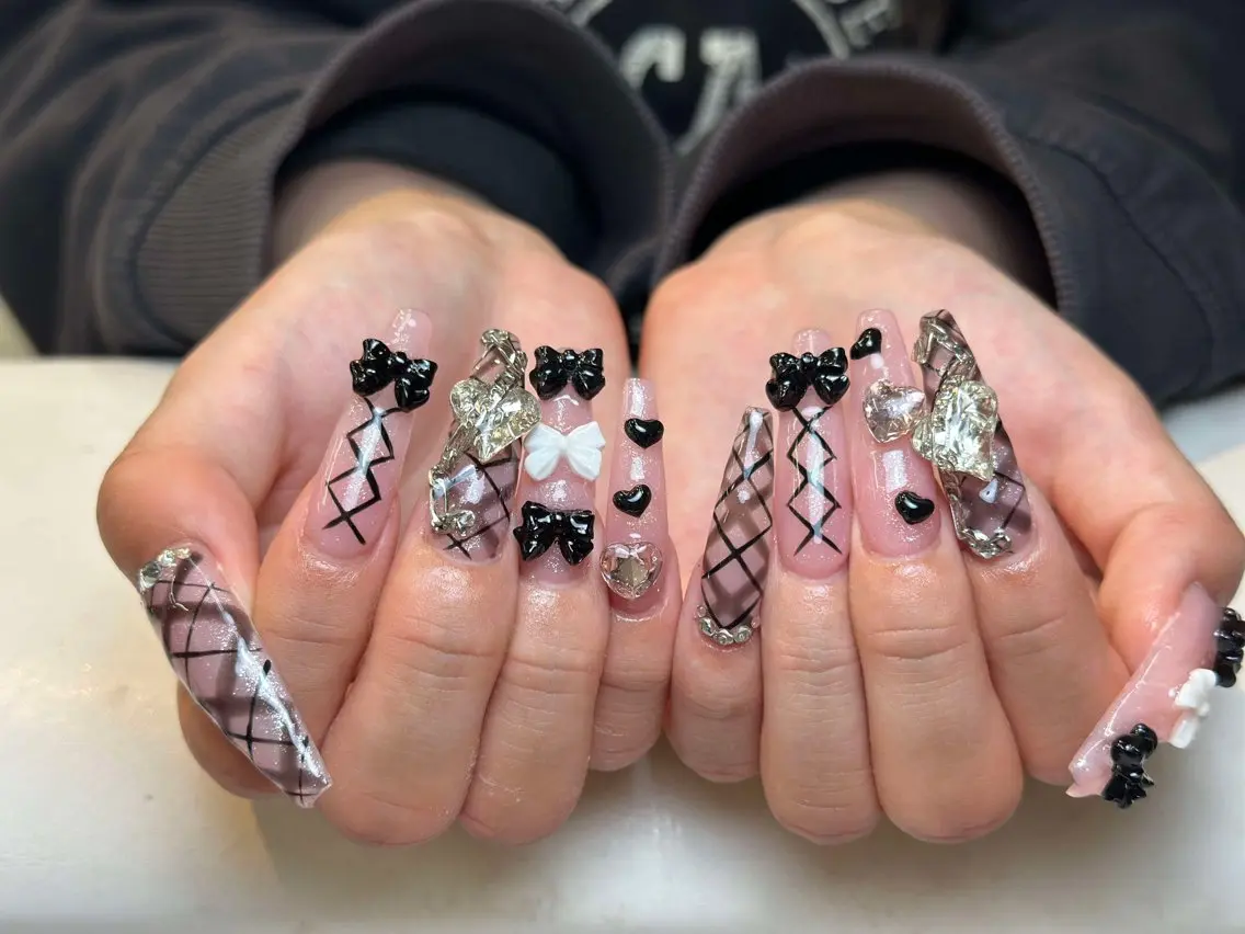 ネイル グラデーション キラキラネイル ワンカラーネイル 冬ネイル Jenn Nail Salonのネイルデザイン