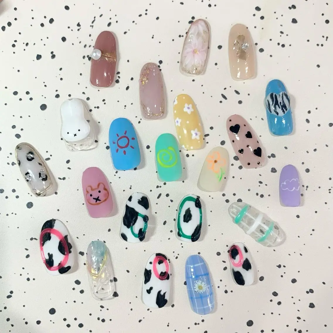 ネイル アニマル柄 アートネイル フラワーネイル ハート キラキラネイル ハンドネイル Nail Salon Kのネイルデザイン