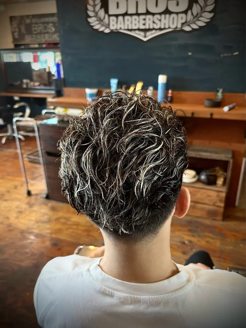 カラー メンズ メンズメッシュ メンズパーマ メッシュ カット ヘアカラー SHINDOU RYUYAのヘアスタイル
