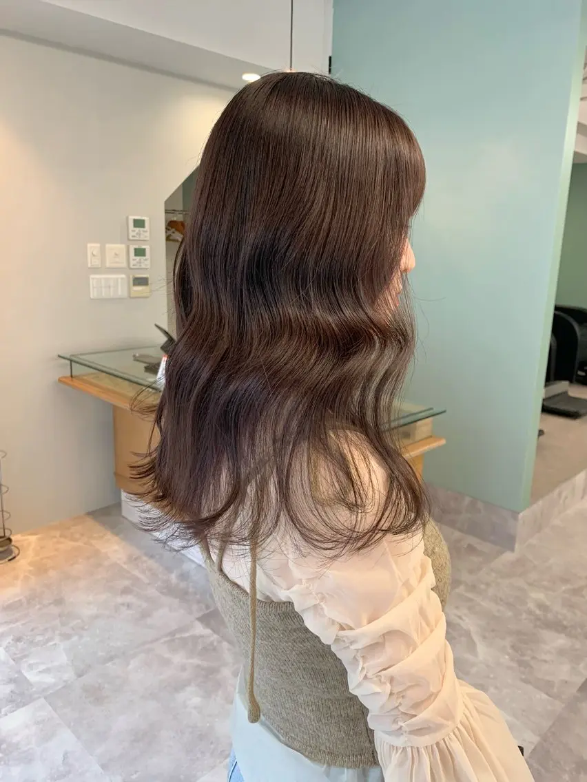 セミロング ハイトーン🫧艶髪 MAIKAのヘアスタイル