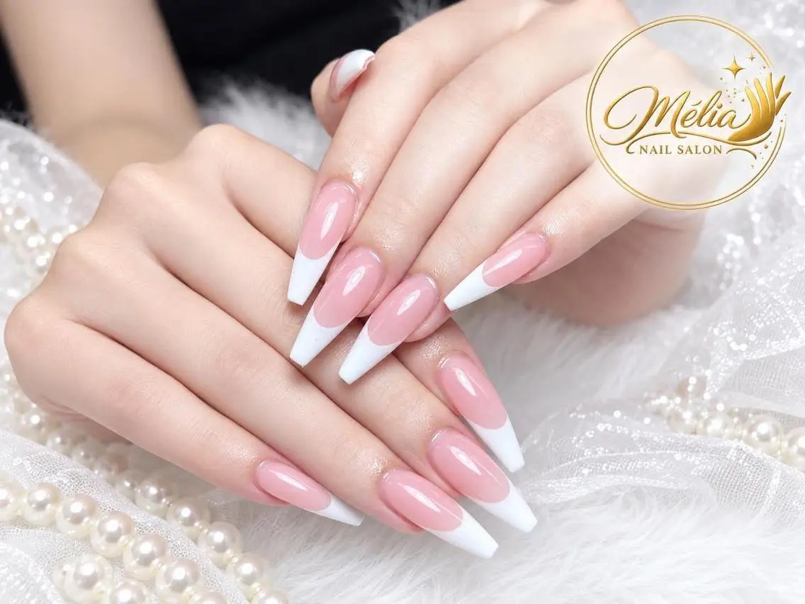 ネイル ボルドー ブラウン ハロウィン ハート キラキラネイル Melia Nail Nambaのネイルデザイン