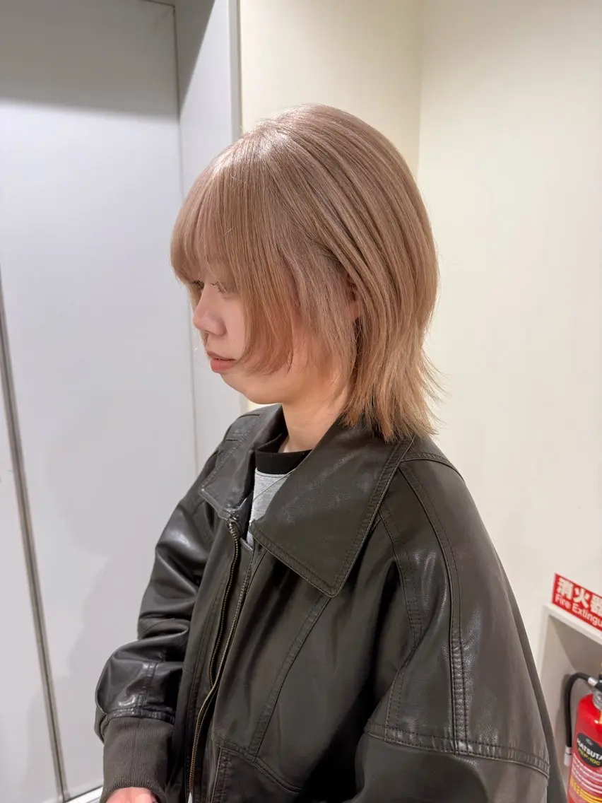 ショート カラー カット ヘアカラー トリートメント ハイトーンレイヤー 顔まわりSOTAのヘアスタイル