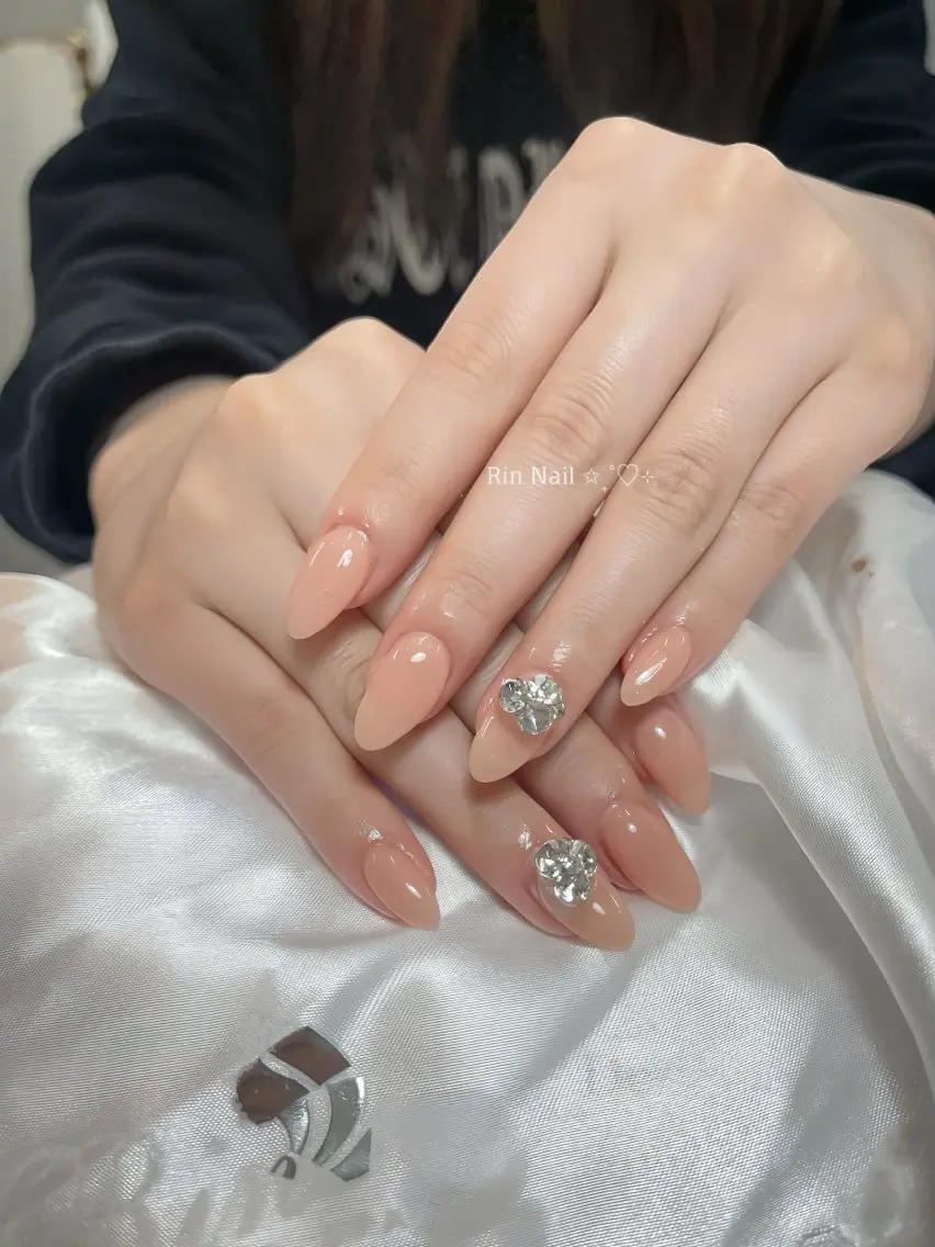ネイル アートネイル チークネイル ジェルネイル ロングネイル マグネットネイル ハンドネイル Rin Nail 新大久保店のネイルデザイン