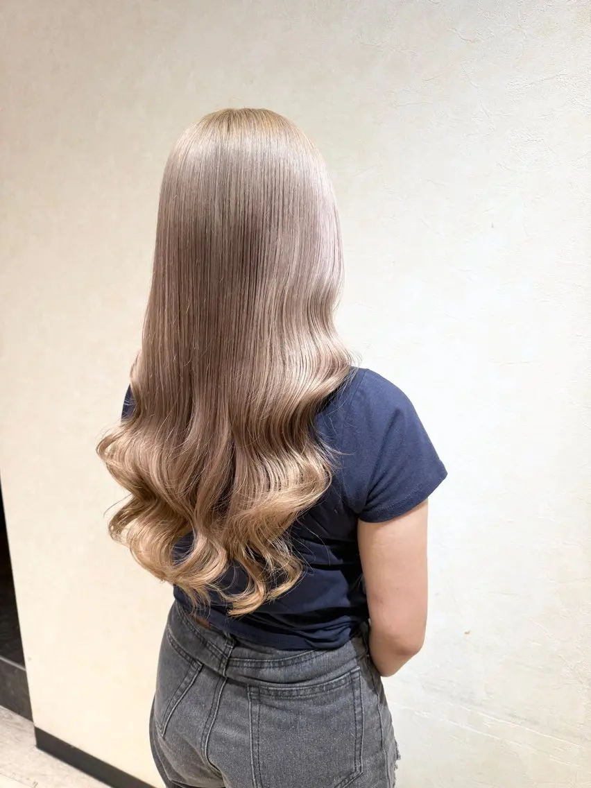 カラー ベージュカラー ブリーチ 透明感カラー グレージュ ハイトーンカラー カット ヘアカラー ハイトーン✨髪質改善 ✨スパ得意✨ミヤタのヘアスタイル