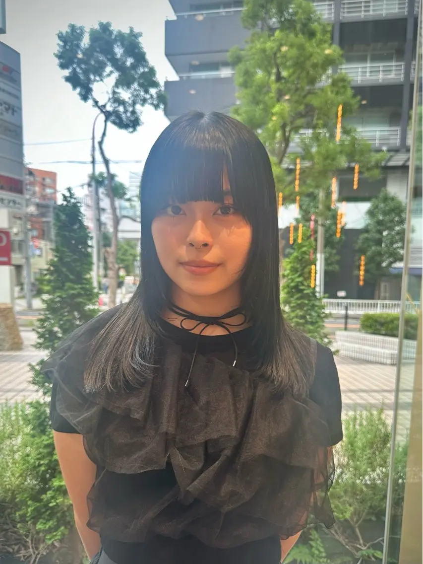ミディアム カラー トリートメント ヘッドスパ ヘアセット ミオ💎ショート 透ける暗髪のヘアスタイル