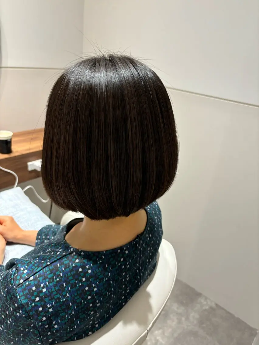 ショート ショートヘア 縮毛矯正 カット 縮毛矯正 トリートメント 美髪ヘア 🤍erikaのヘアスタイル