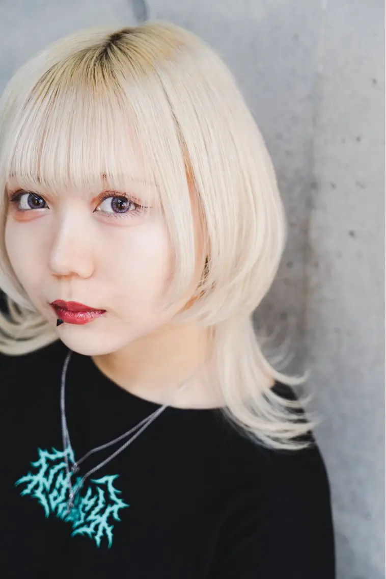 ミディアム カラー ヘアアレンジ ブリーチ ケアブリーチ デザインカラー ハイトーンカラー ボブ カット 😈派手髪/ 地雷系 / KALIN😈のヘアスタイル