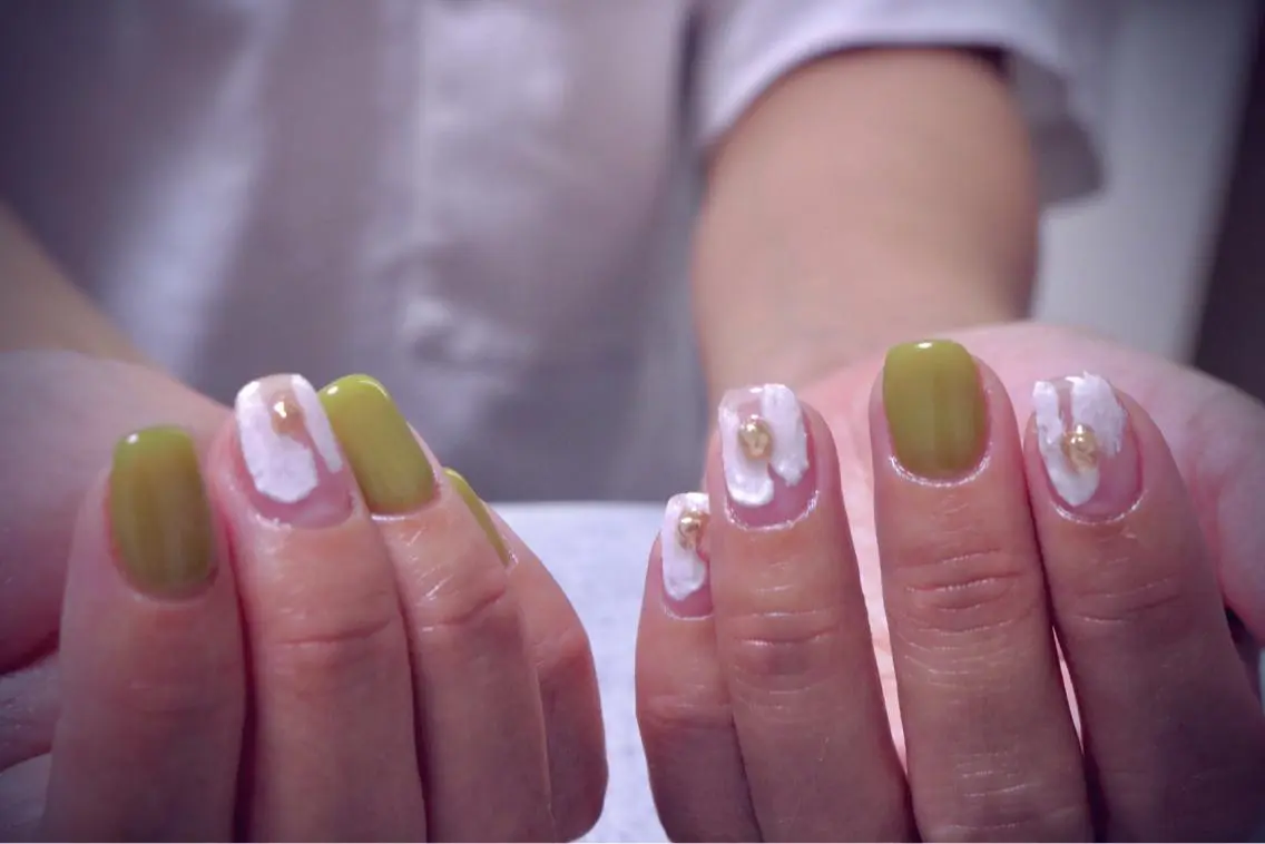 ネイル オーロラネイル カジュアル フラッシュネイル ジェルネイル ラメ(グリッター) MH Nailのネイルデザイン