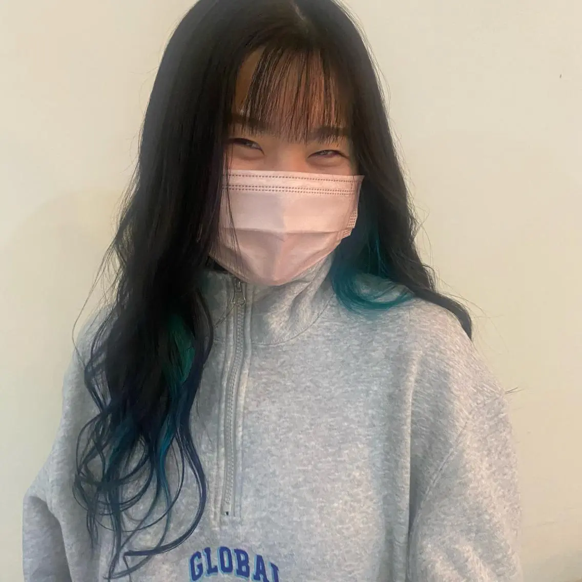 ロング カラー ヘアアレンジ メンズ キッズ ネイル マツエク・マツパ アイブロウ Lisa 海外風スパイラルのヘアスタイル