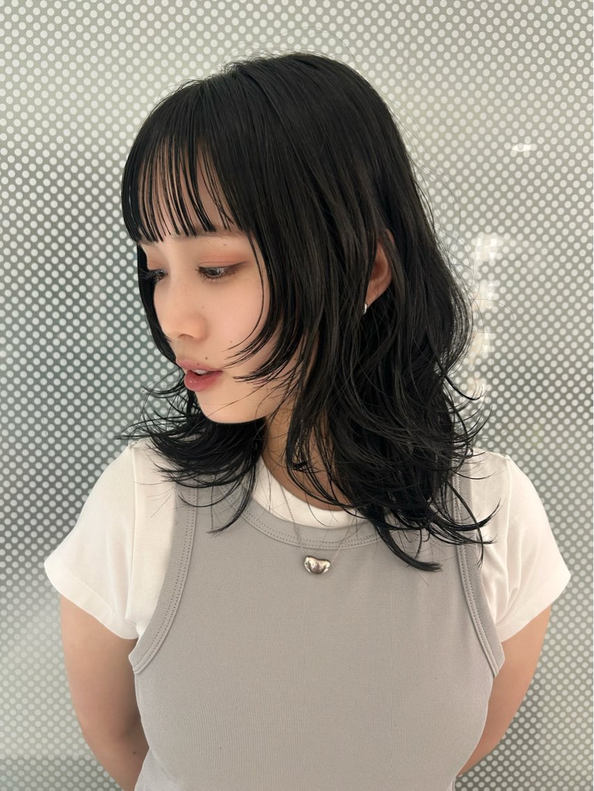 ミディアム レイヤーカット ウルフカット ウルフレイヤー カット ヘアカラー トリートメント newi広島/ akiのヘアスタイル