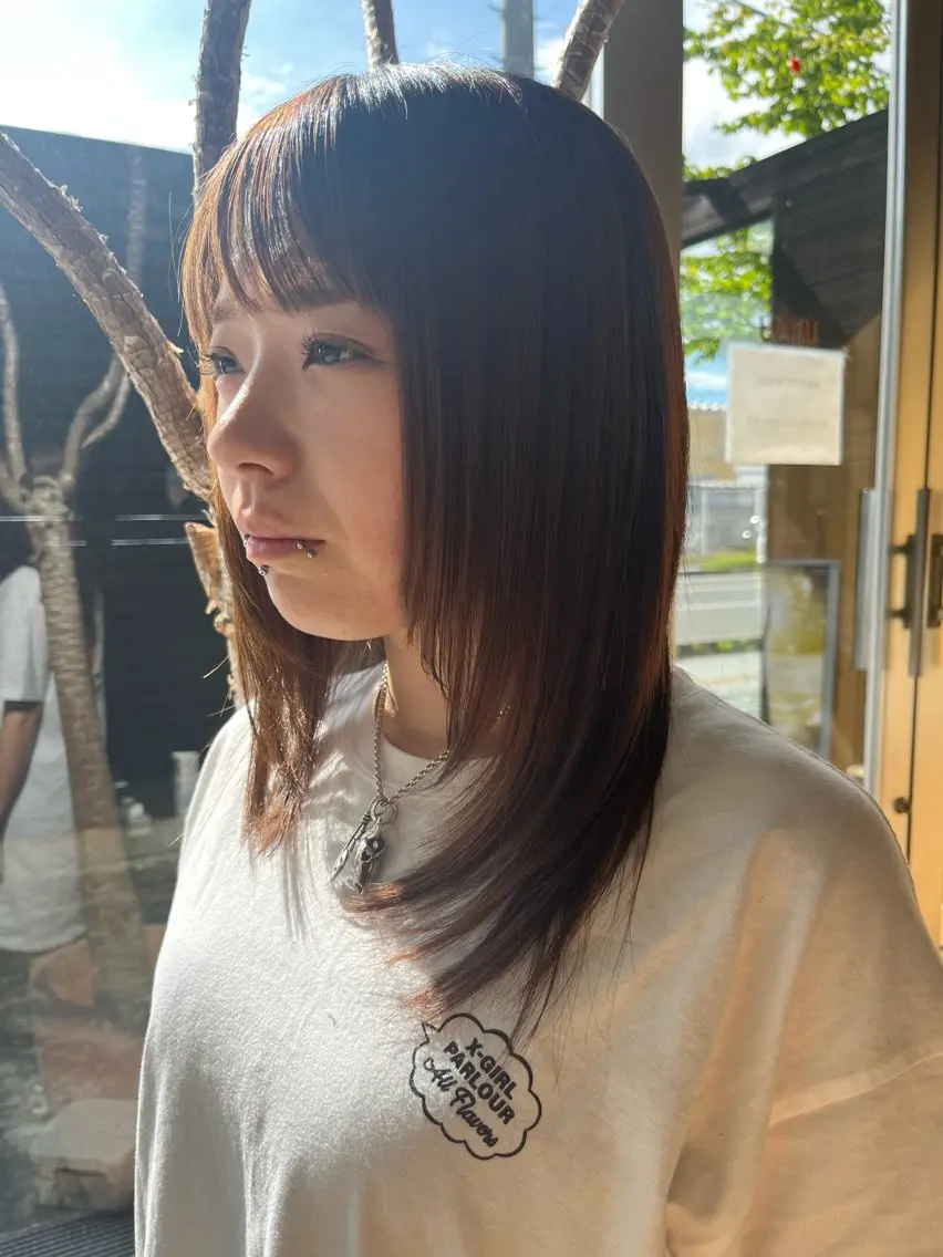 ミディアム 顔まわりレイヤー 顔周りカット レイヤーカット 長南 やよいのヘアスタイル