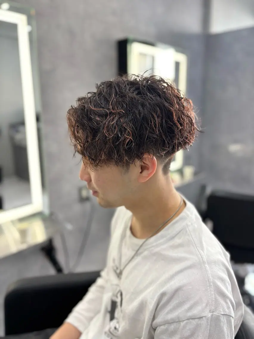 カラー パーマ メンズ カット ヘアカラー パーマ 山田 瑛司の眉毛・アイブロウイメージ