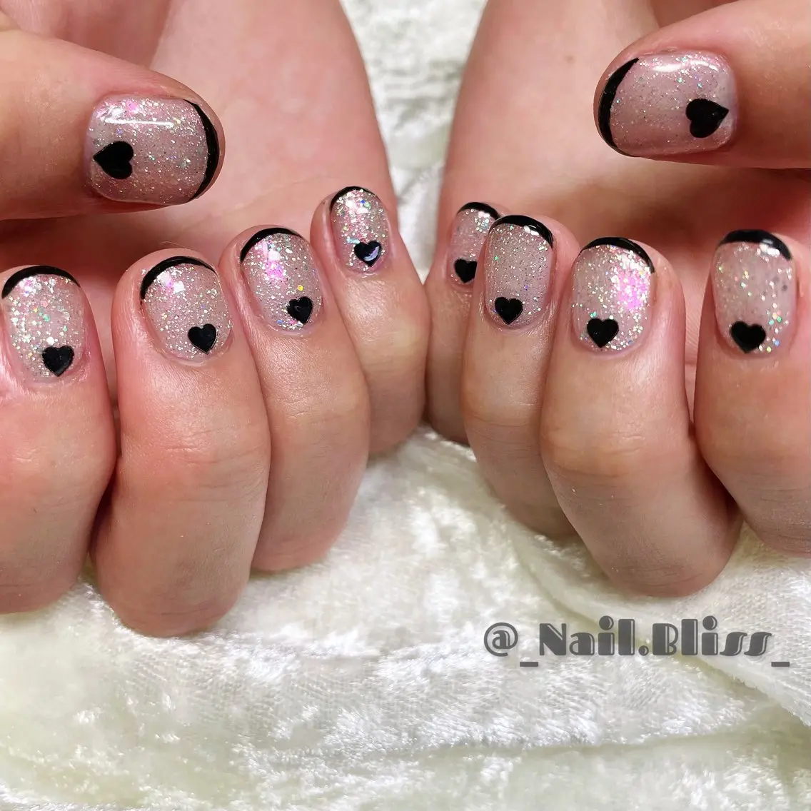 ネイル オーロラネイル フレンチネイル ハンドネイル NAIL BLISSのネイルデザイン