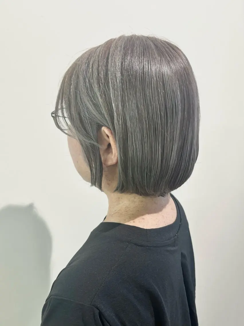 ミディアム カラー 古川 琴美のヘアスタイル