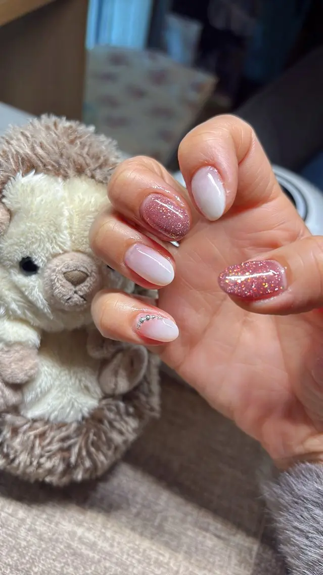 ネイル フラッシュネイル グラデーション ホワイト Shadow nailのネイルデザイン