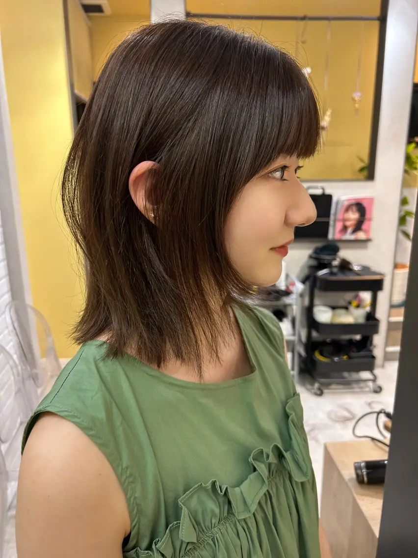 ミディアム カラー ミディアムレイヤー レイヤーカット カット ヘアカラー トリートメント hubhair レイヤー/透明感のヘアスタイル
