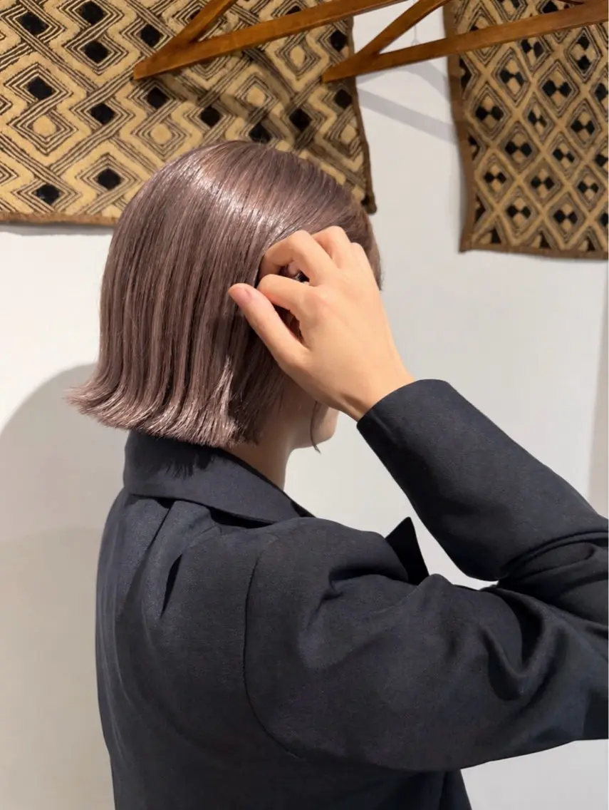 カラー ブリーチ ダブルカラー 安谷 彩香のヘアスタイル