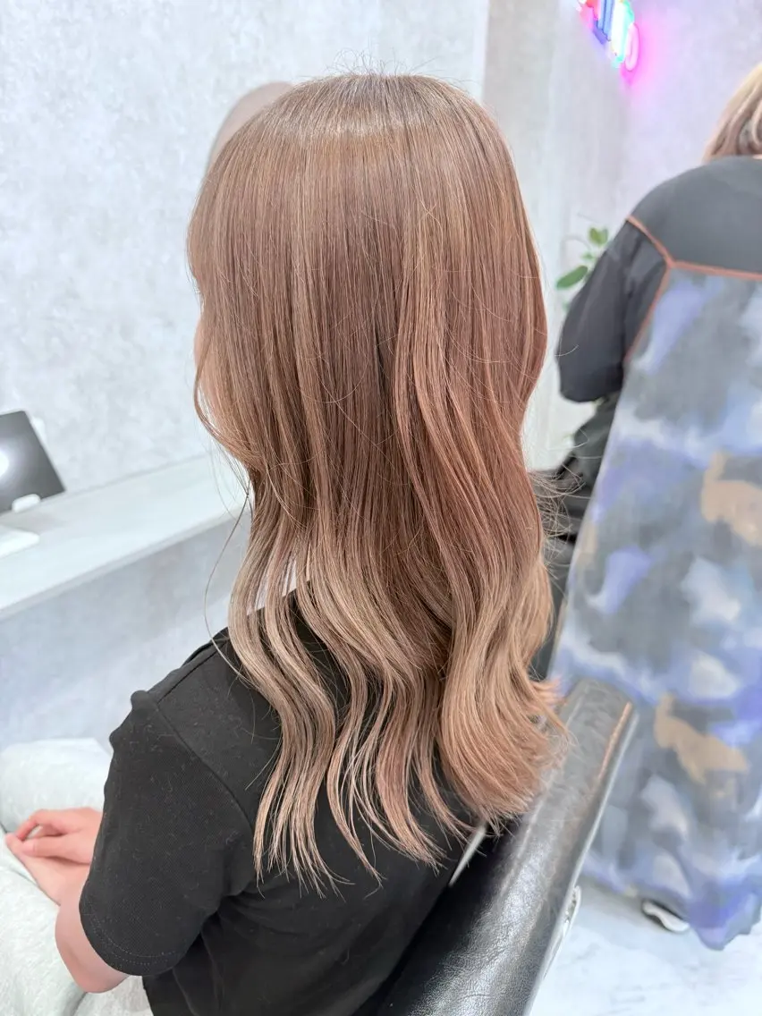 ミディアム カラー 🌺ハイトーン🌺 矢葺 なぎさ🌺🌺のヘアスタイル