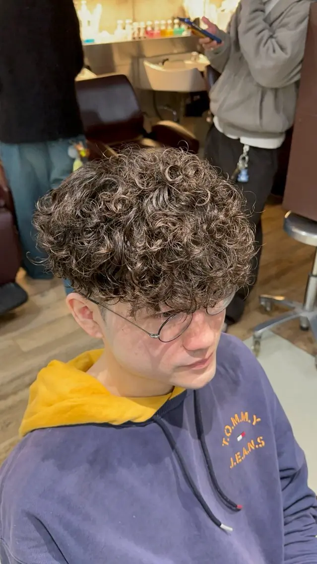 パーマ メンズ カット パーマ fifth原宿 宮部蓮のヘアスタイル