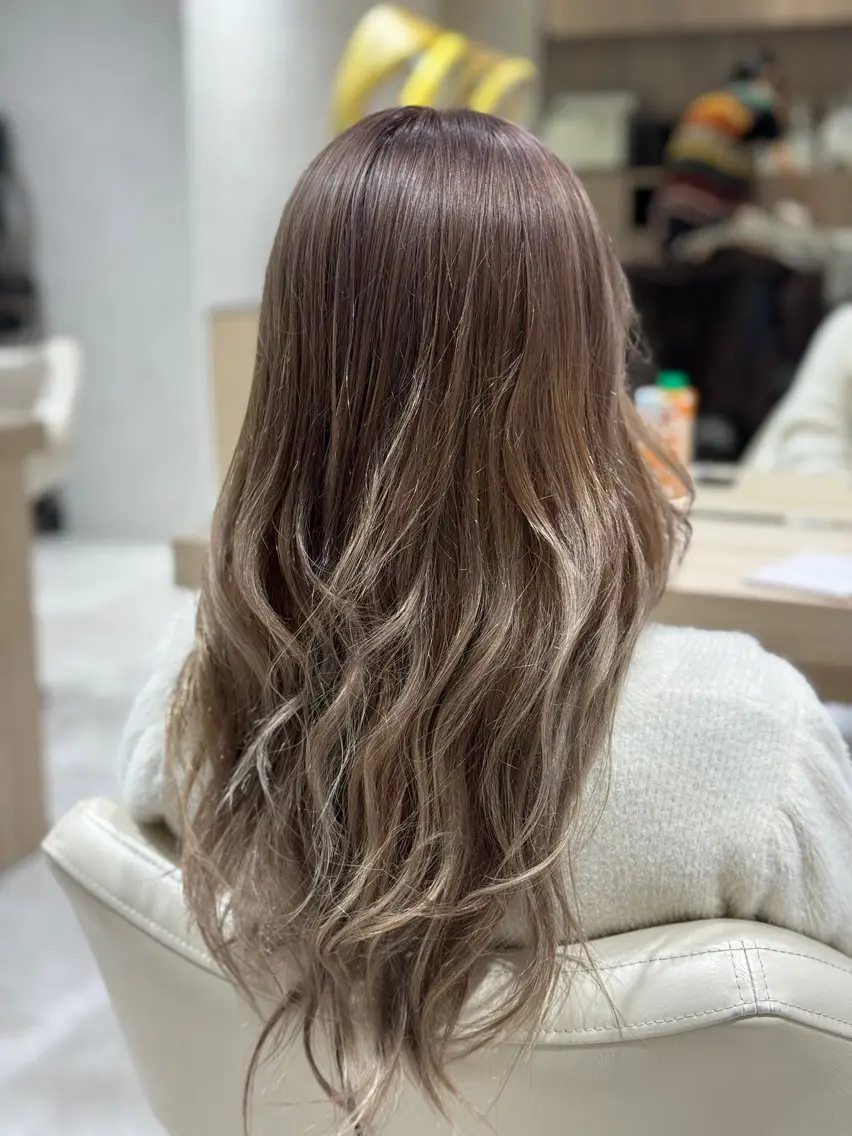 ロング カラー Ren 🤍のヘアスタイル