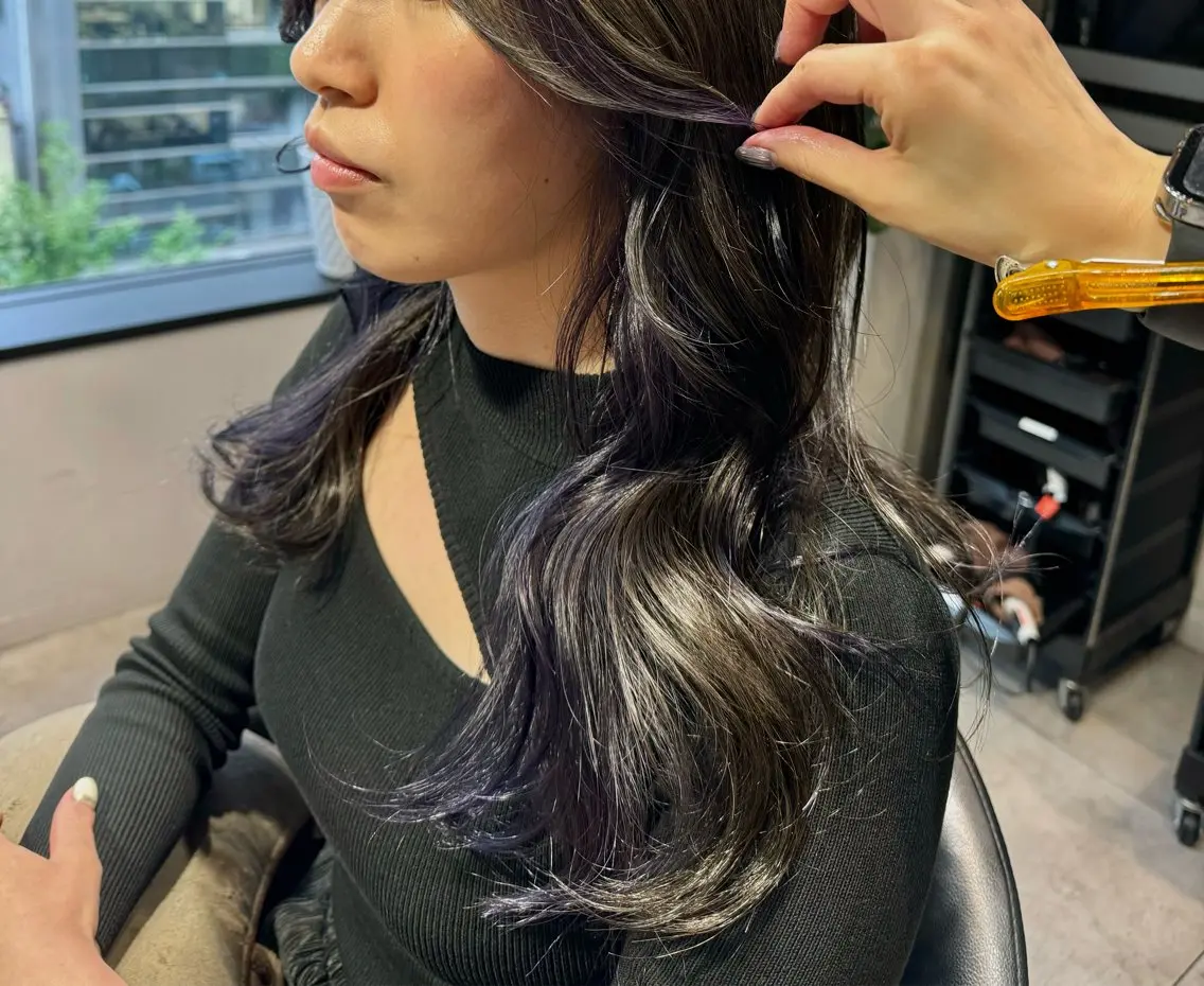 ロング カラー パープルカラー ヘアカラー トリートメント 似合う髪型が 分からない方へのヘアスタイル