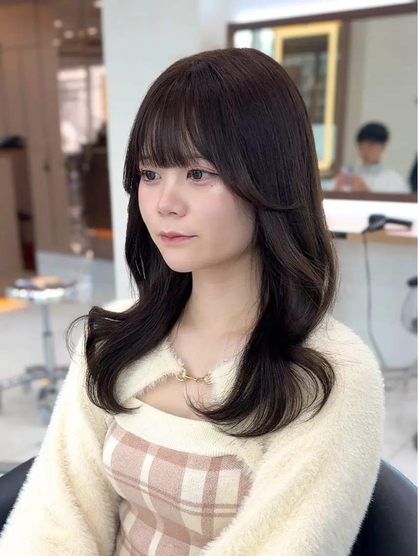 セミロング レイヤーカット ローレイヤー 縮毛矯正特化 髪質改善辻良輝のヘアスタイル