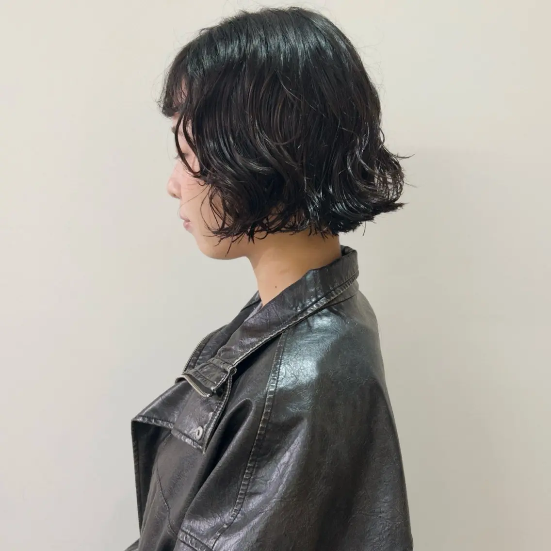 ショート パーマ ボブ 顔まわりレイヤー 顔周りカット ハッシュカット 姫カット カット パーマ トリートメント nonoka オリーブ/レイヤーのヘアスタイル