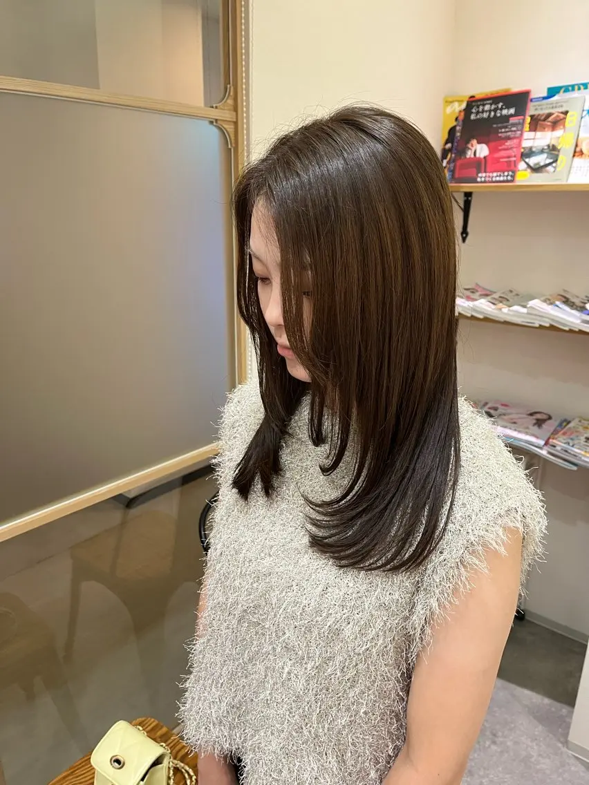 ロング アッシュ レイヤーカット カット ヘアカラー トリートメント MAHAE 東芝のヘアスタイル
