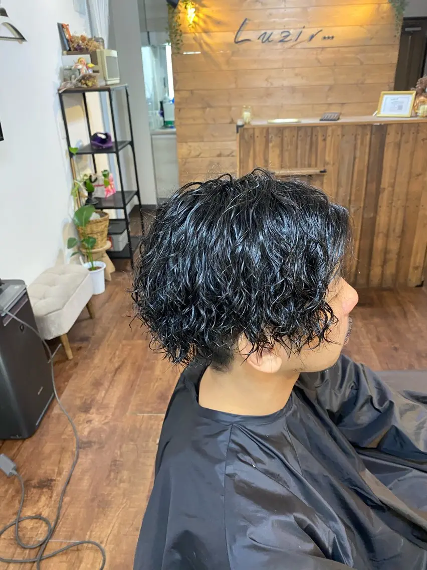 ミディアム Luzir⭐︎ GEN⭐︎のヘアスタイル