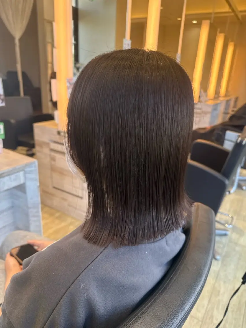ミディアム カット NYNY四條畷 嶌野衣純のヘアスタイル