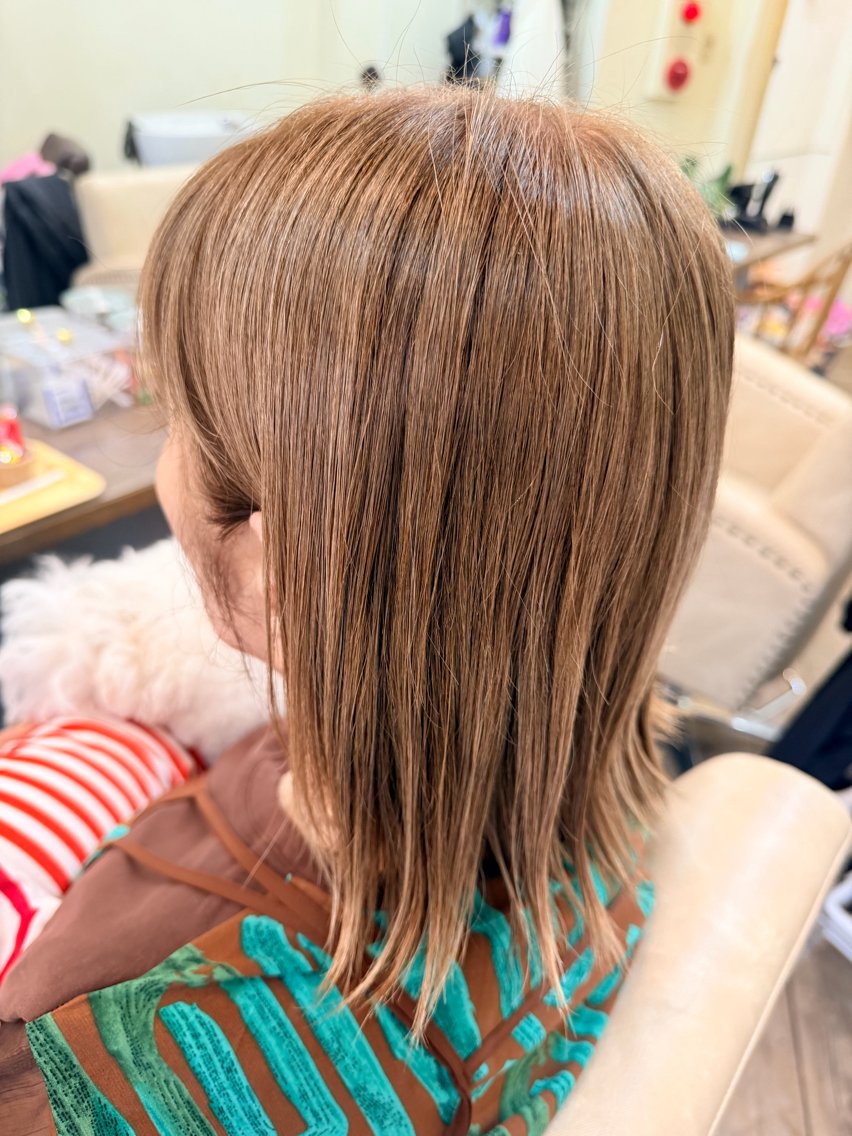 ミディアム カラー カット ヘアカラー トリートメント 鶴見 和美のヘアスタイル