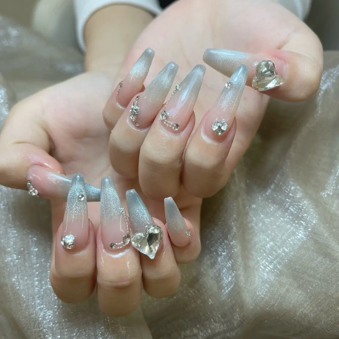 ネイル チークネイル フレンチネイル グラデーション キラキラネイル 韓国ネイル HIKARIHANA NAILのネイルデザイン