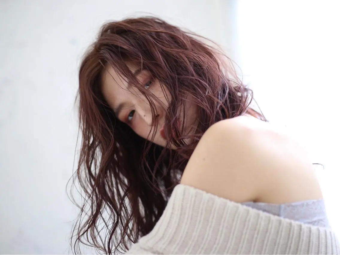 セミロング アッシュ 三好 智のヘアスタイル