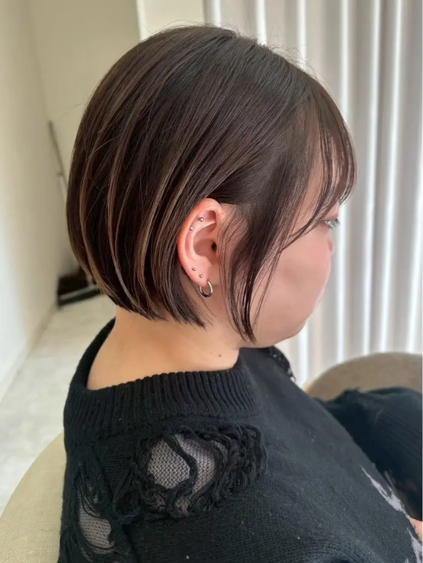 ショート カラー 大谷 真央のヘアスタイル