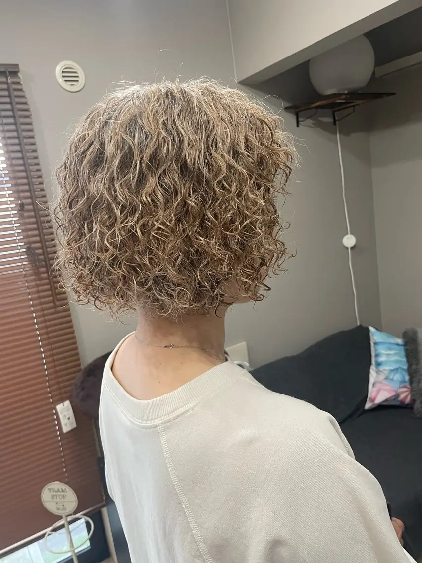 ショート パーマ Hair room Leaのヘアスタイル