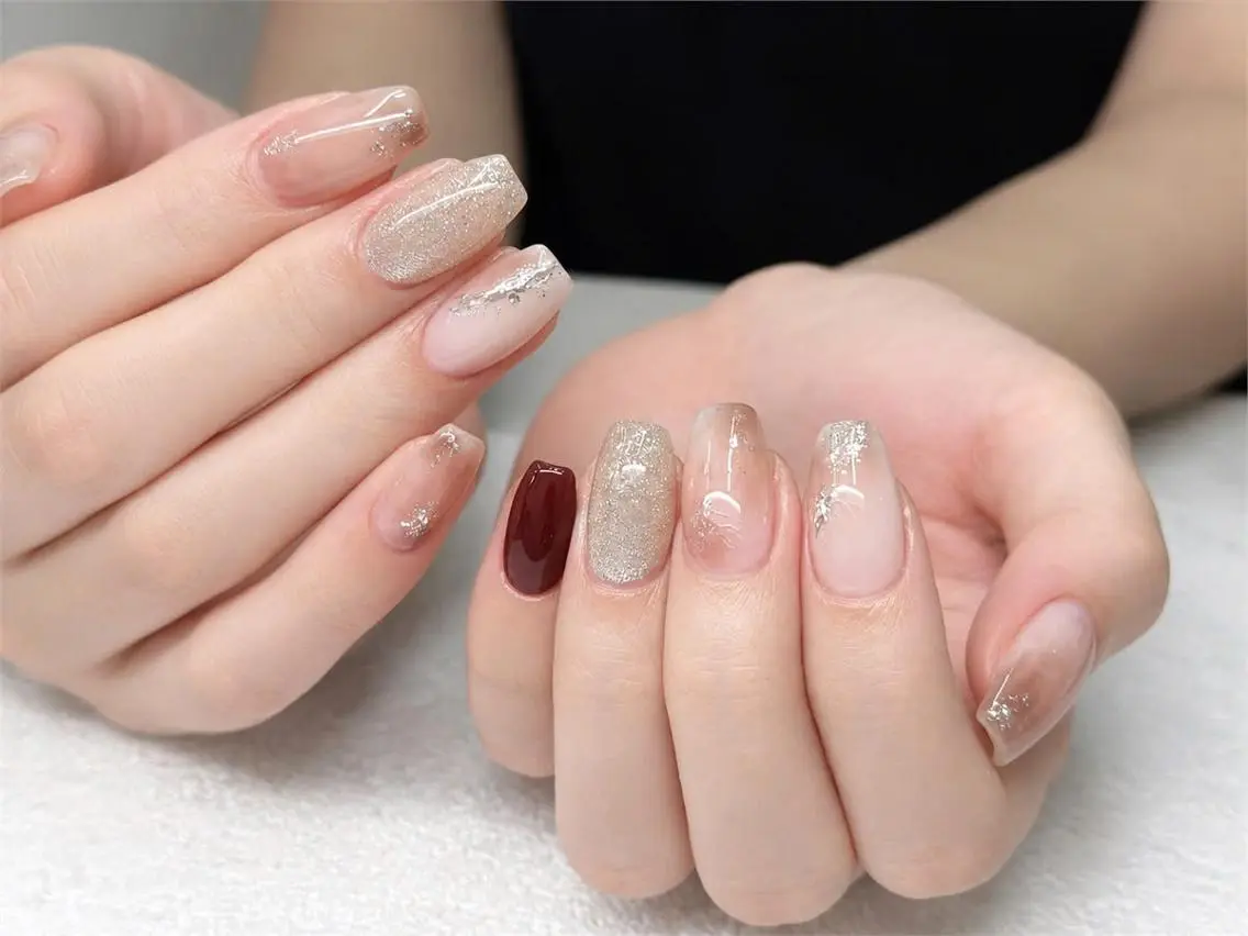 ネイル オーロラネイル ブルー チークネイル 長さ出し フットネイル ハンドネイル NAILS168 池袋西口駅前店のネイルデザイン
