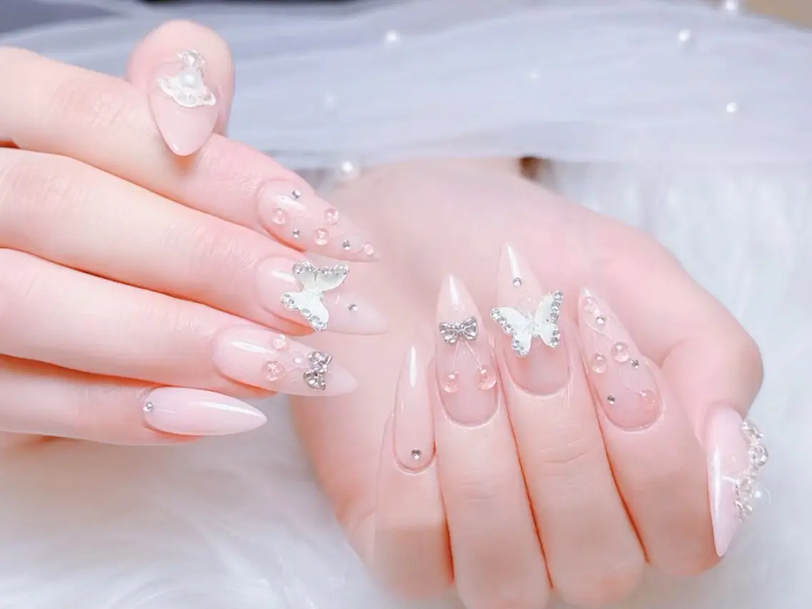 ネイル チークネイル 長さ出し フラッシュネイル フレンチネイル グラデーション ハンドネイル AN NAIL 高田馬場のネイルデザイン