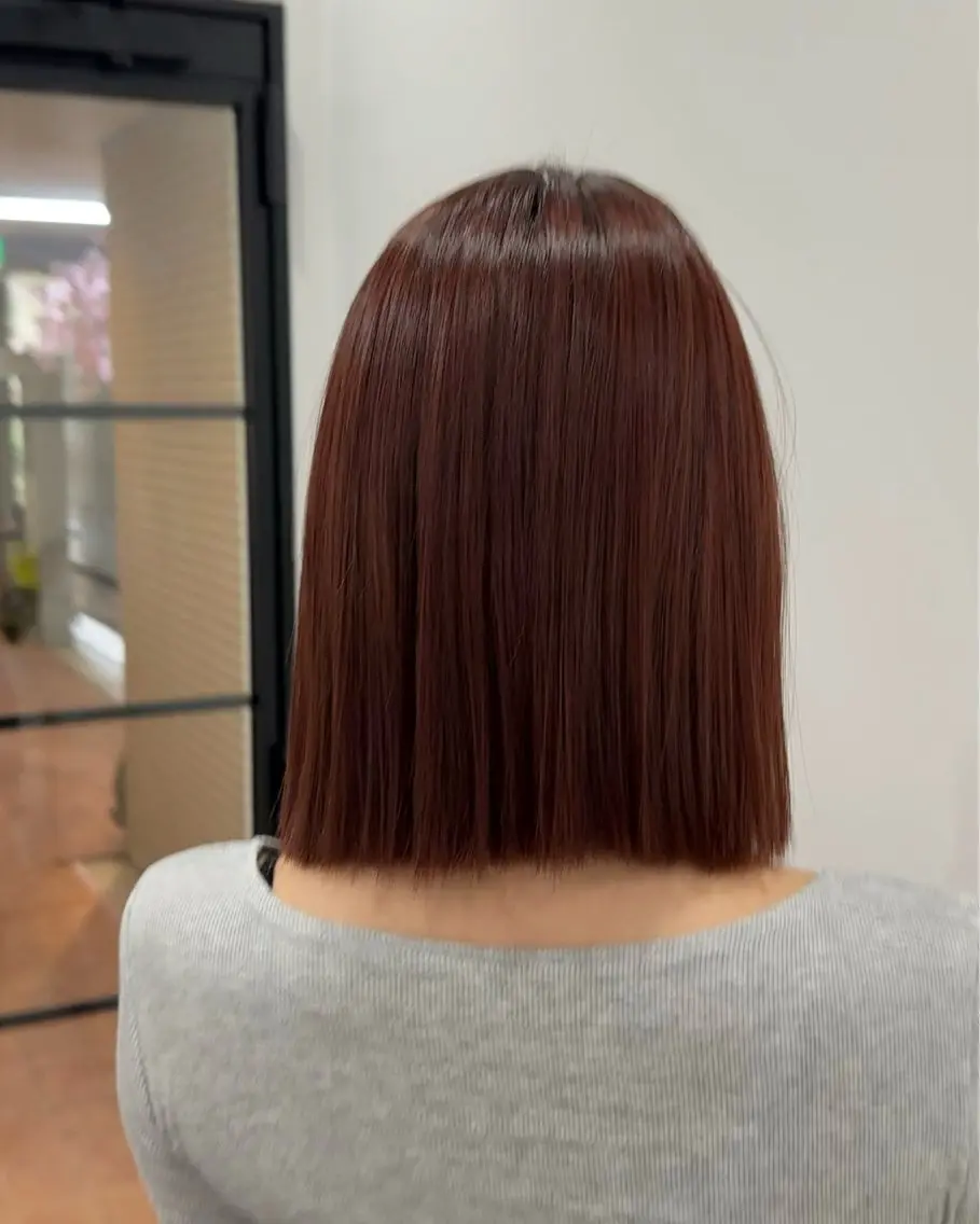 ミディアム カラー レッドカラー カット ヘアカラー トリートメント ニシザカ マナのヘアスタイル
