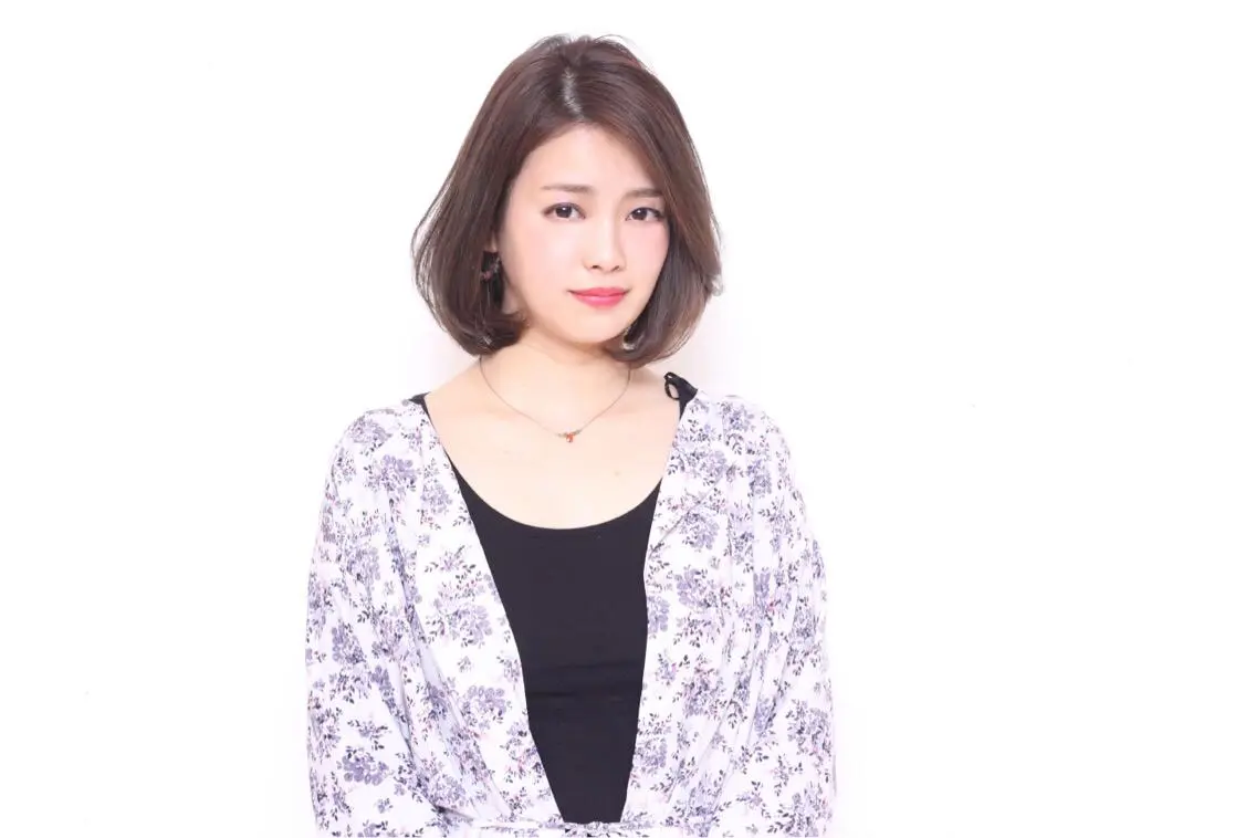 ミディアム カラー noa ノアのヘアスタイル