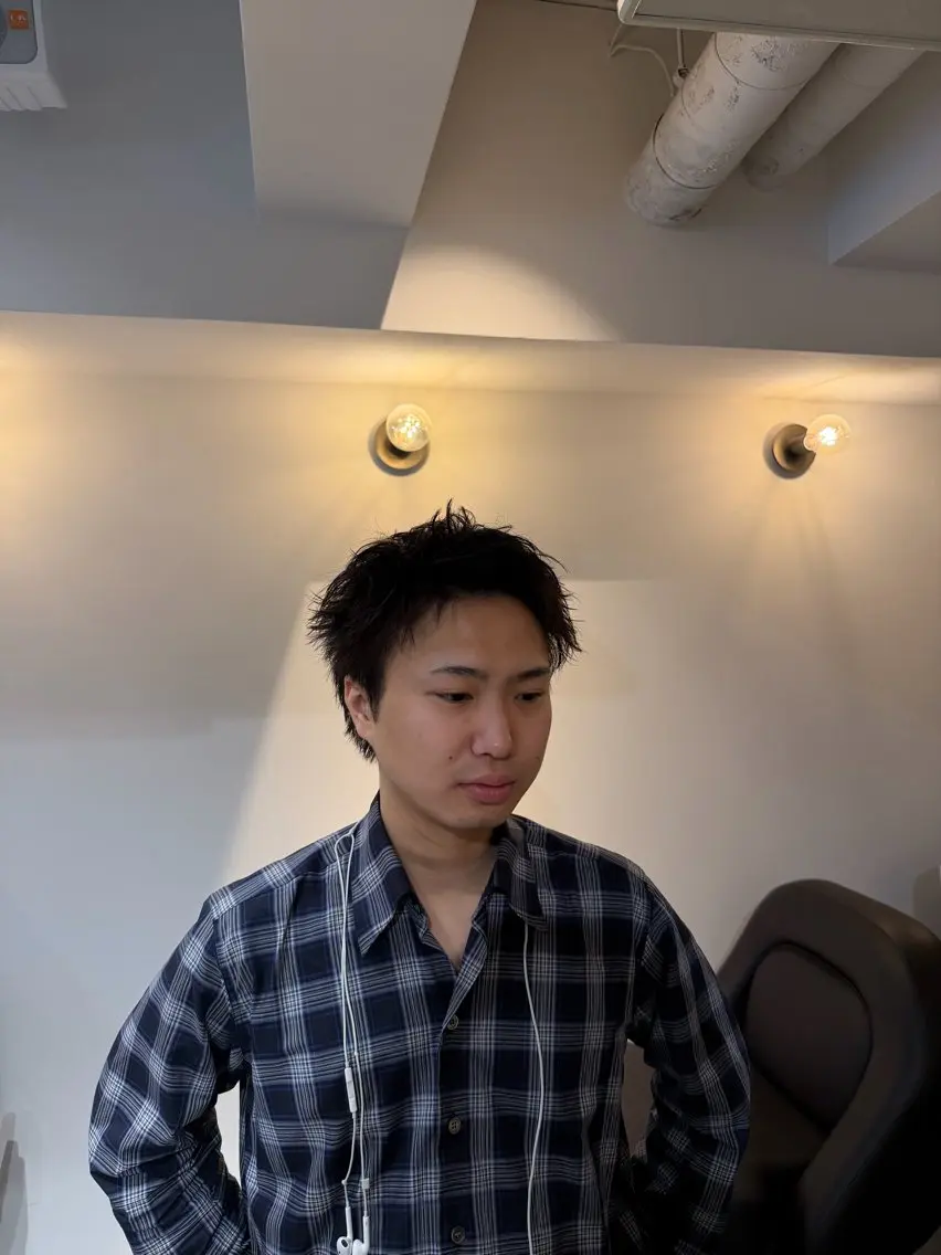 ショート メンズ フェザーパーマ メンズパーマ スパイキーショート ショートヘア カット 大阪茶屋町 メンズカット関田拳のヘアスタイル