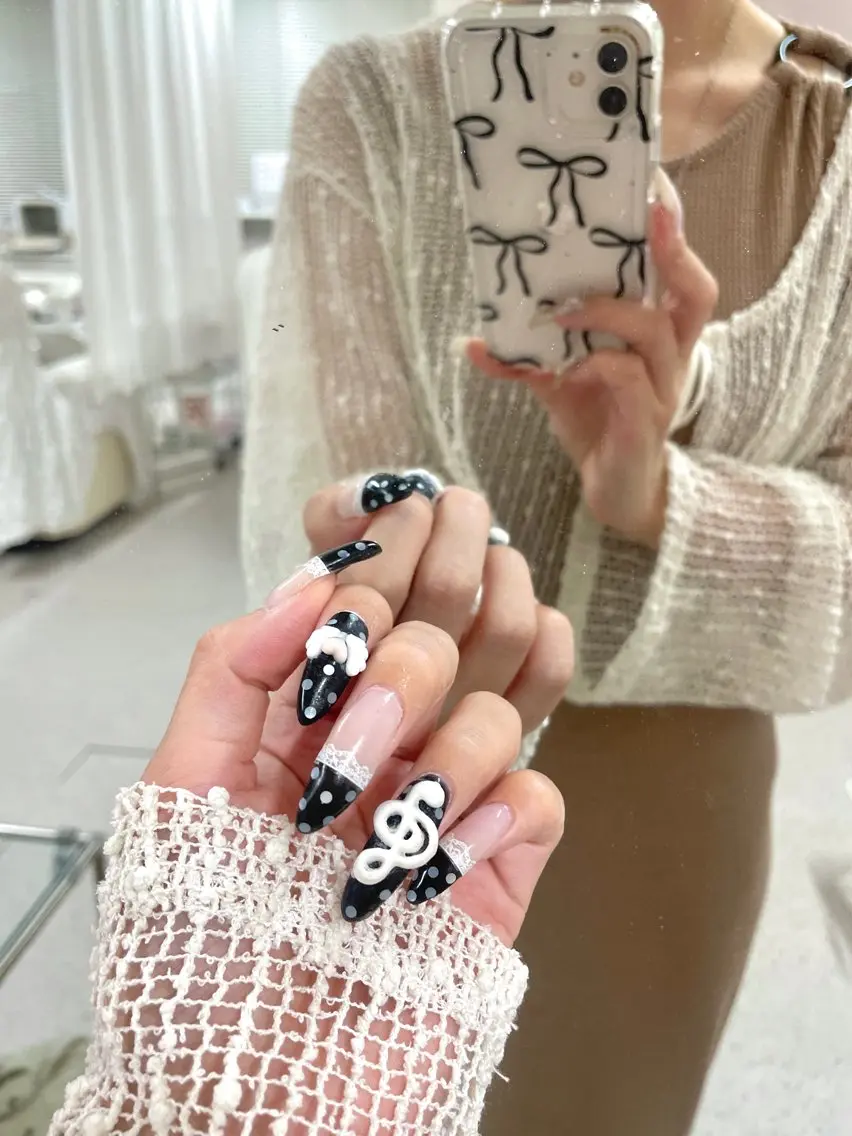 ネイル ハンドネイル Sii nail🎀 Moekaのネイルデザイン
